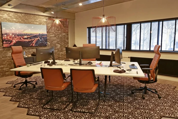 Directiebureau MEOS IT Haarlem door Perla Kantoorinrichting