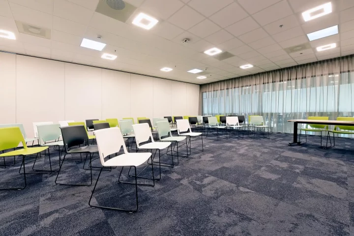 Perla Kantoorinrichting levert presentatieruimte voor Enza Zaden Enkhuizen