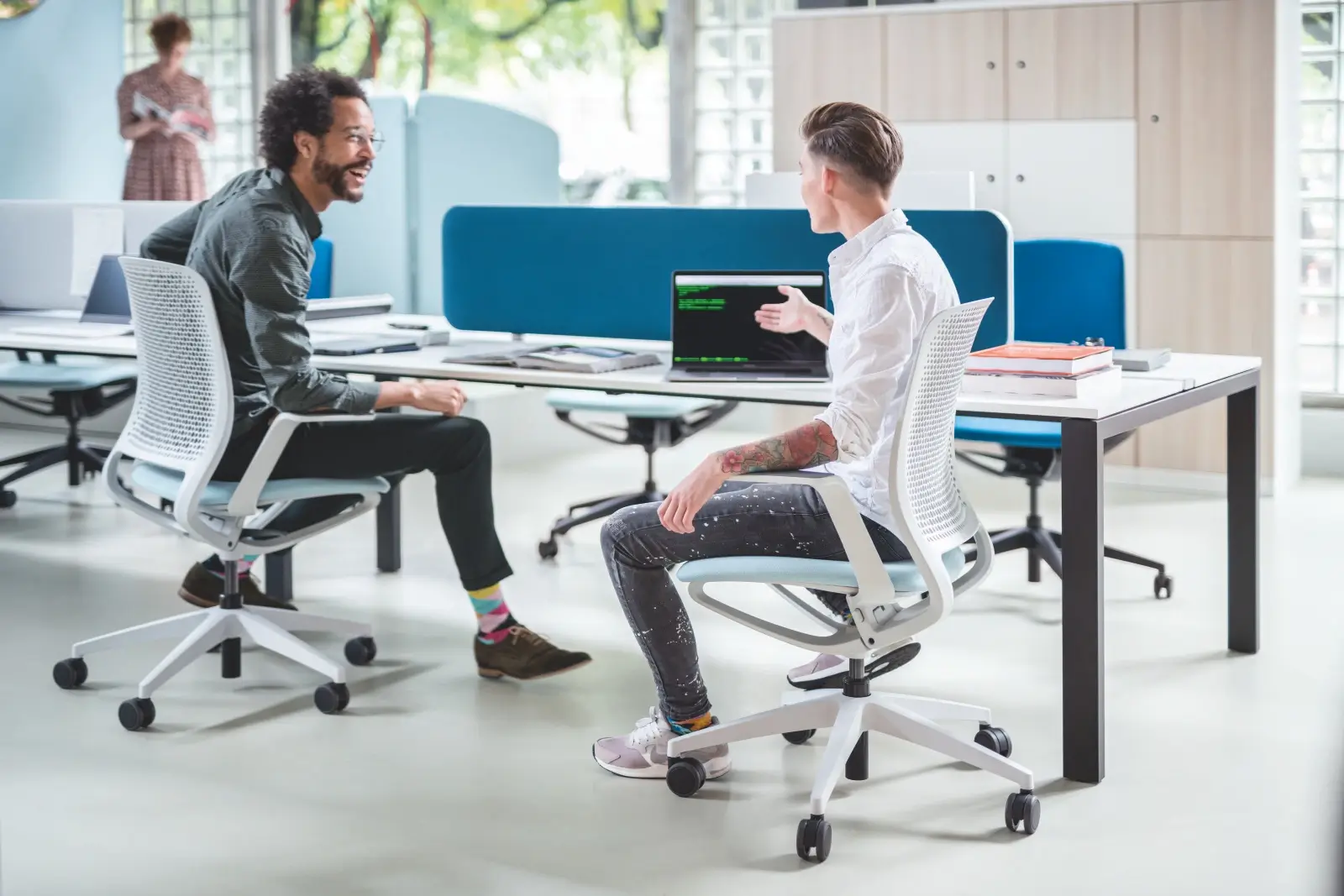 Ergonomisch werken op kantoor: dit moet je weten - Perla Kantoorinrichting