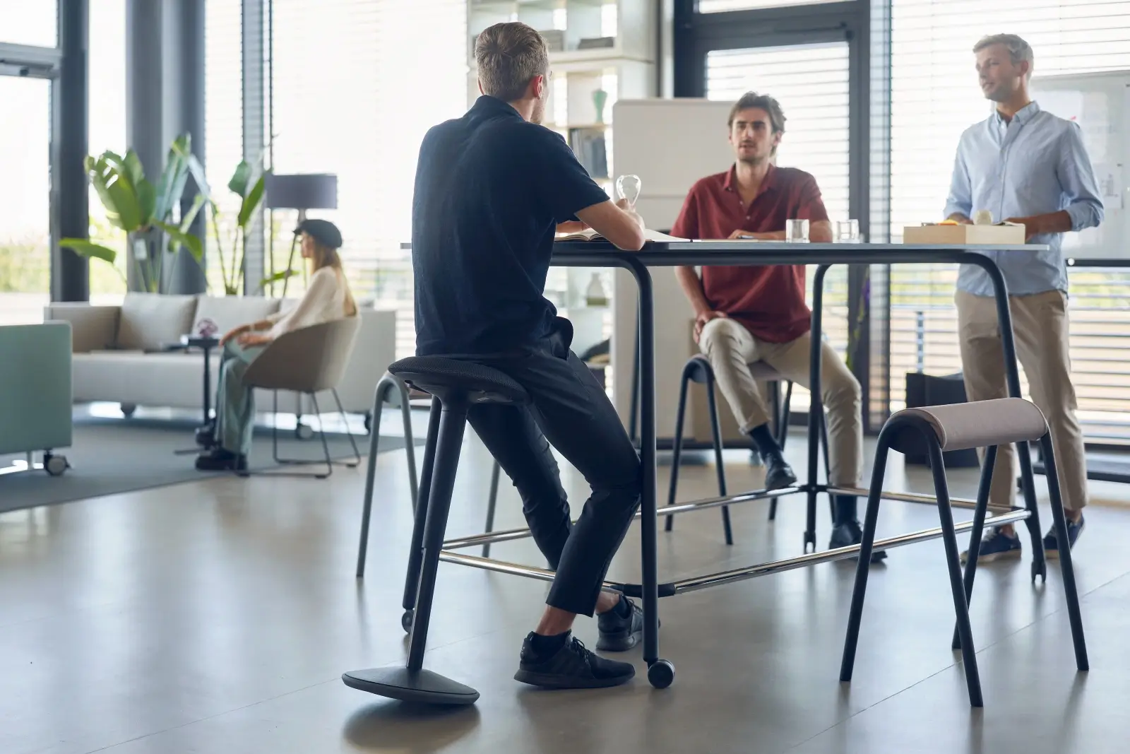 Ergonomisch werken op kantoor: dit moet je weten - Perla Kantoorinrichting