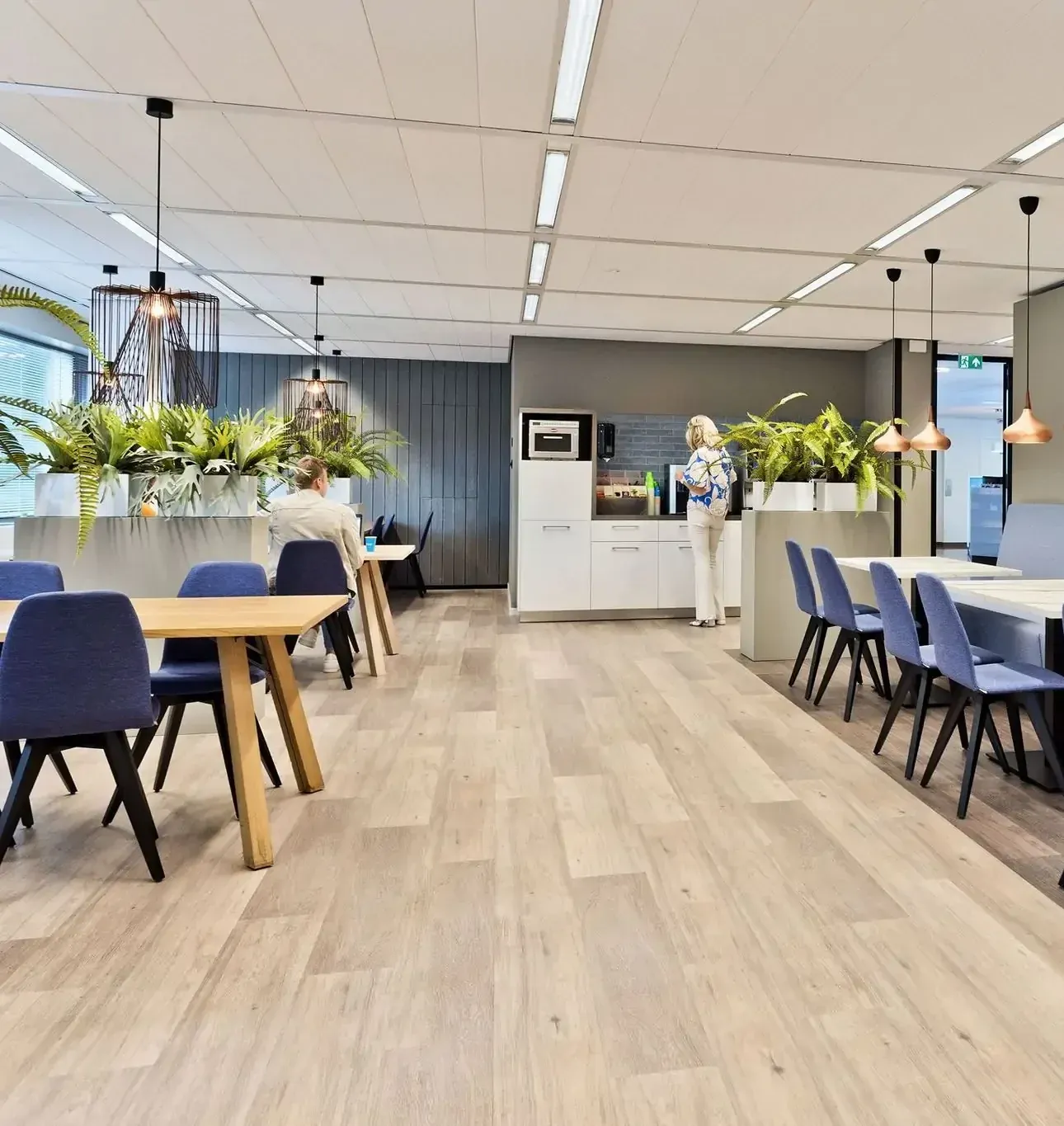 Kantine inrichting: van saai tot sfeervol - Perla Kantoorinrichting