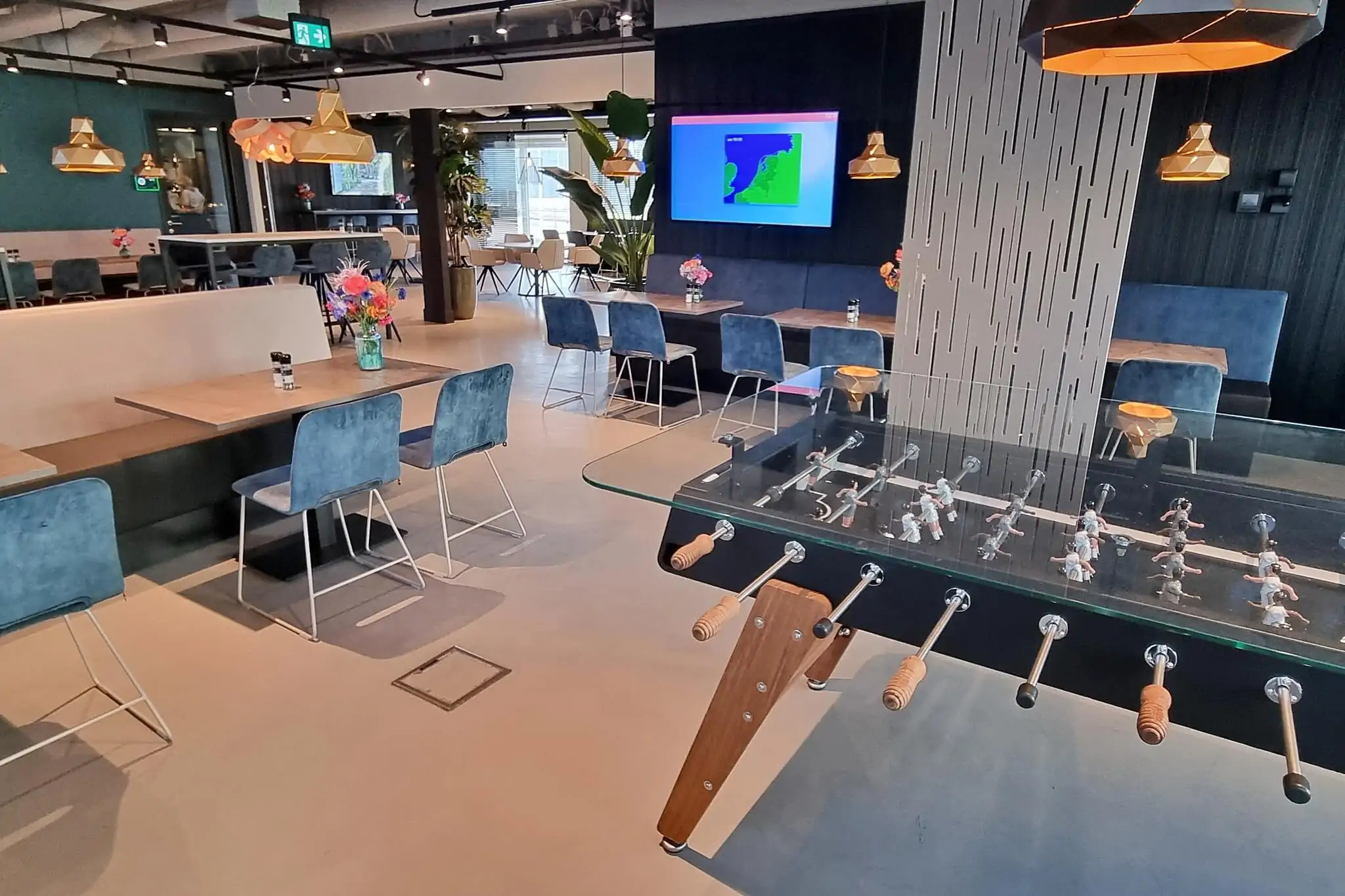 Kantine en lounge als onderdeel van het kantoorinrichting-budget - Perla