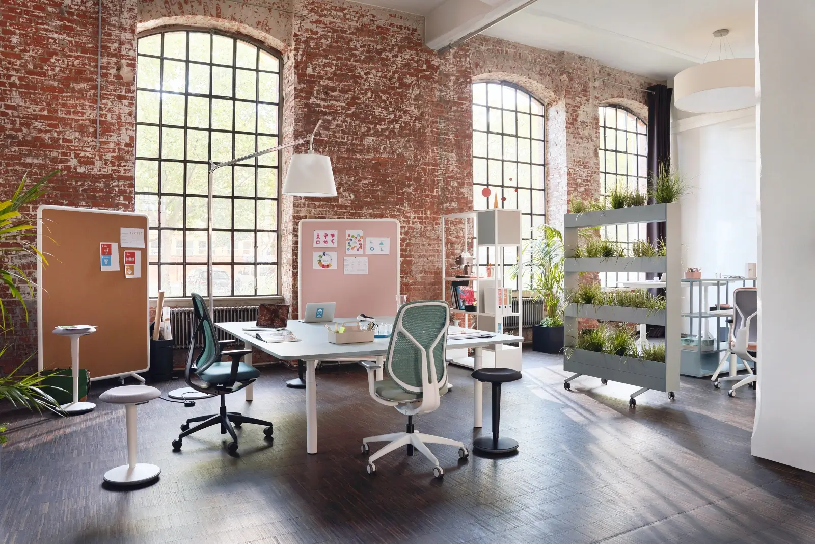 Hybride, agile of flexibel werken: wat is het verschil? - Perla Kantoorinrichting