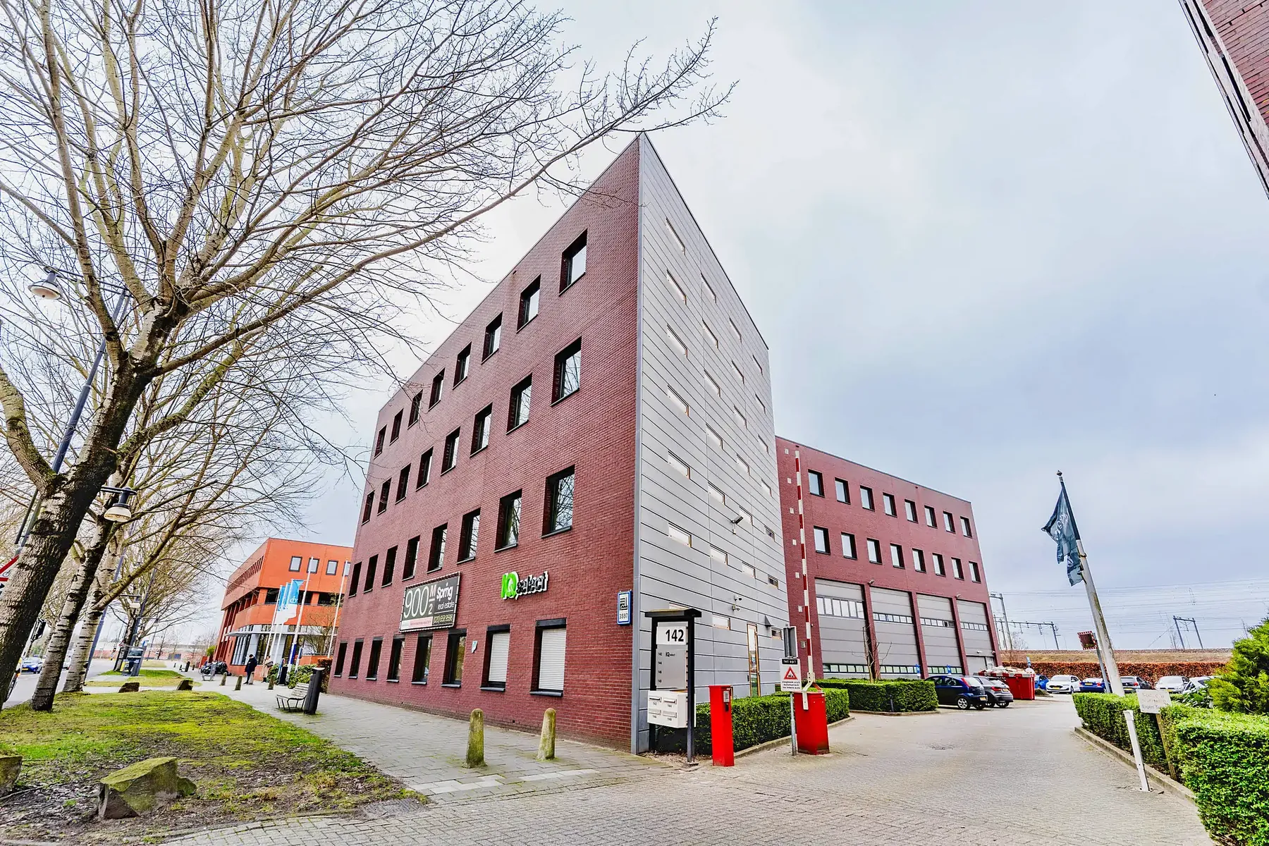 AUO Displays - kantoorinrichting door Perla