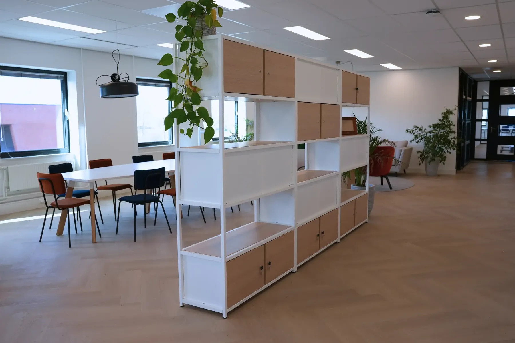 AUO Displays - kantoorinrichting door Perla