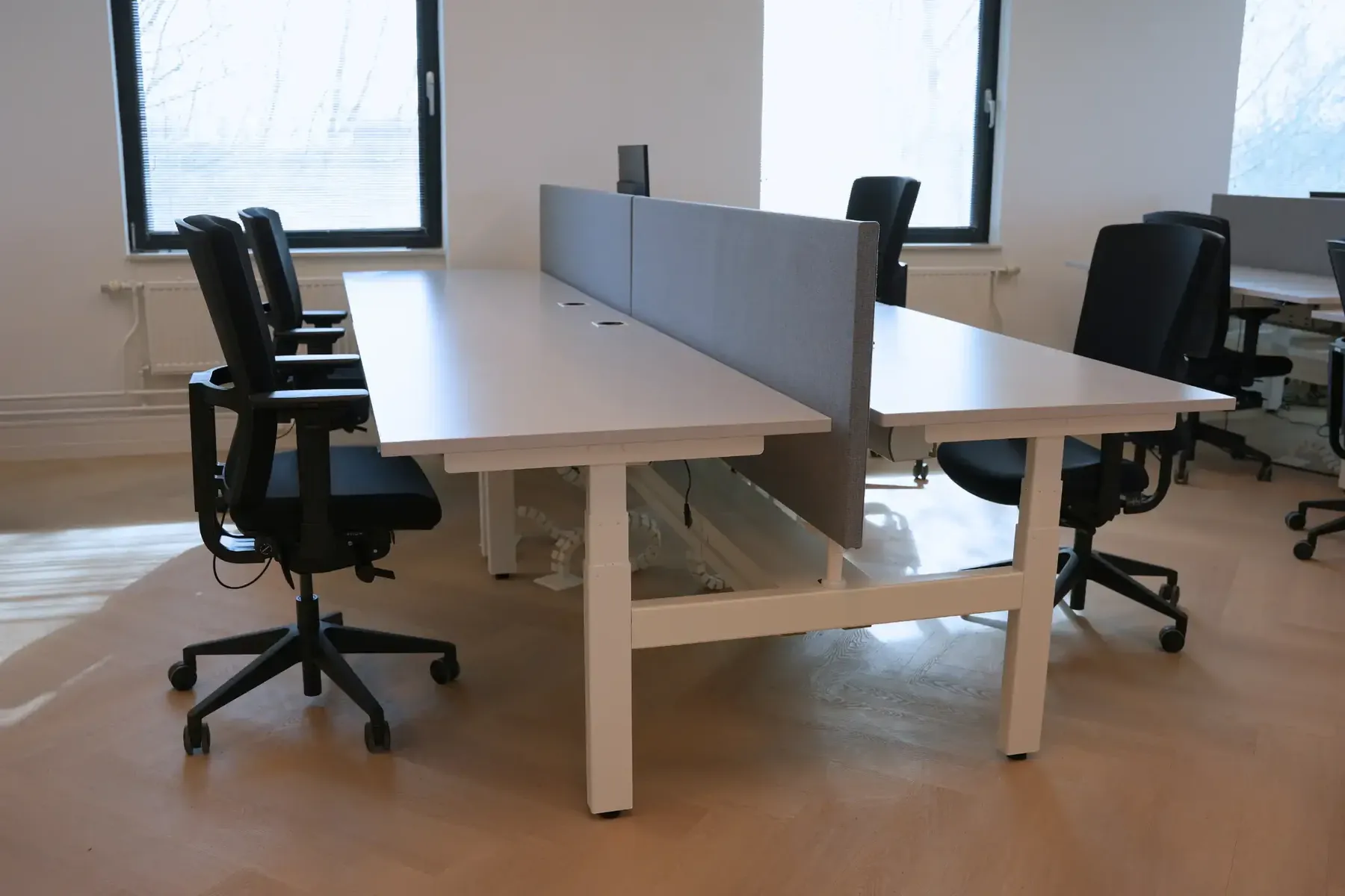 AUO Displays - kantoorinrichting door Perla
