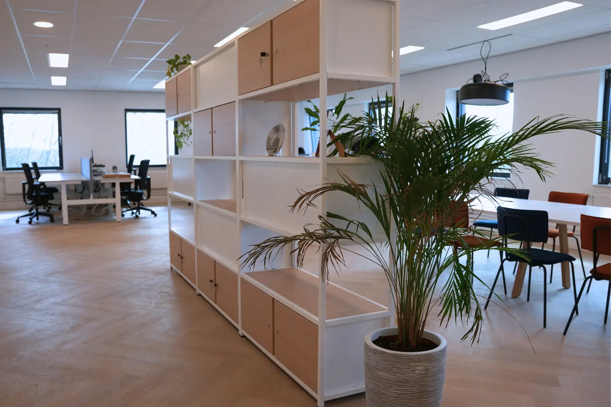AUO Displays - kantoorinrichting door Perla