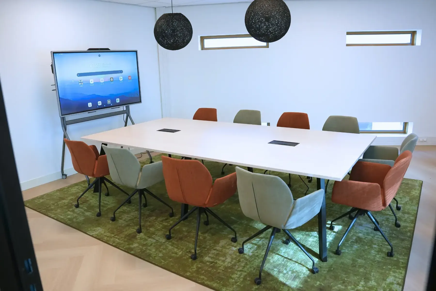 AUO Displays - kantoorinrichting door Perla