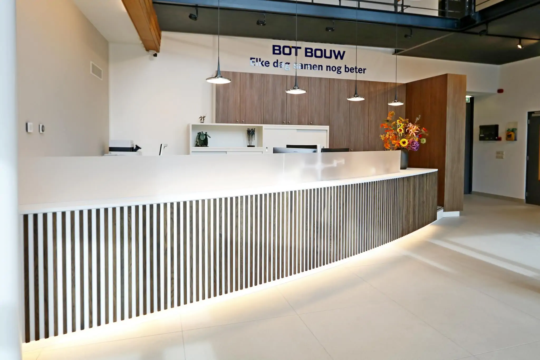 Bot Bouw - kantoorinrichting door Perla