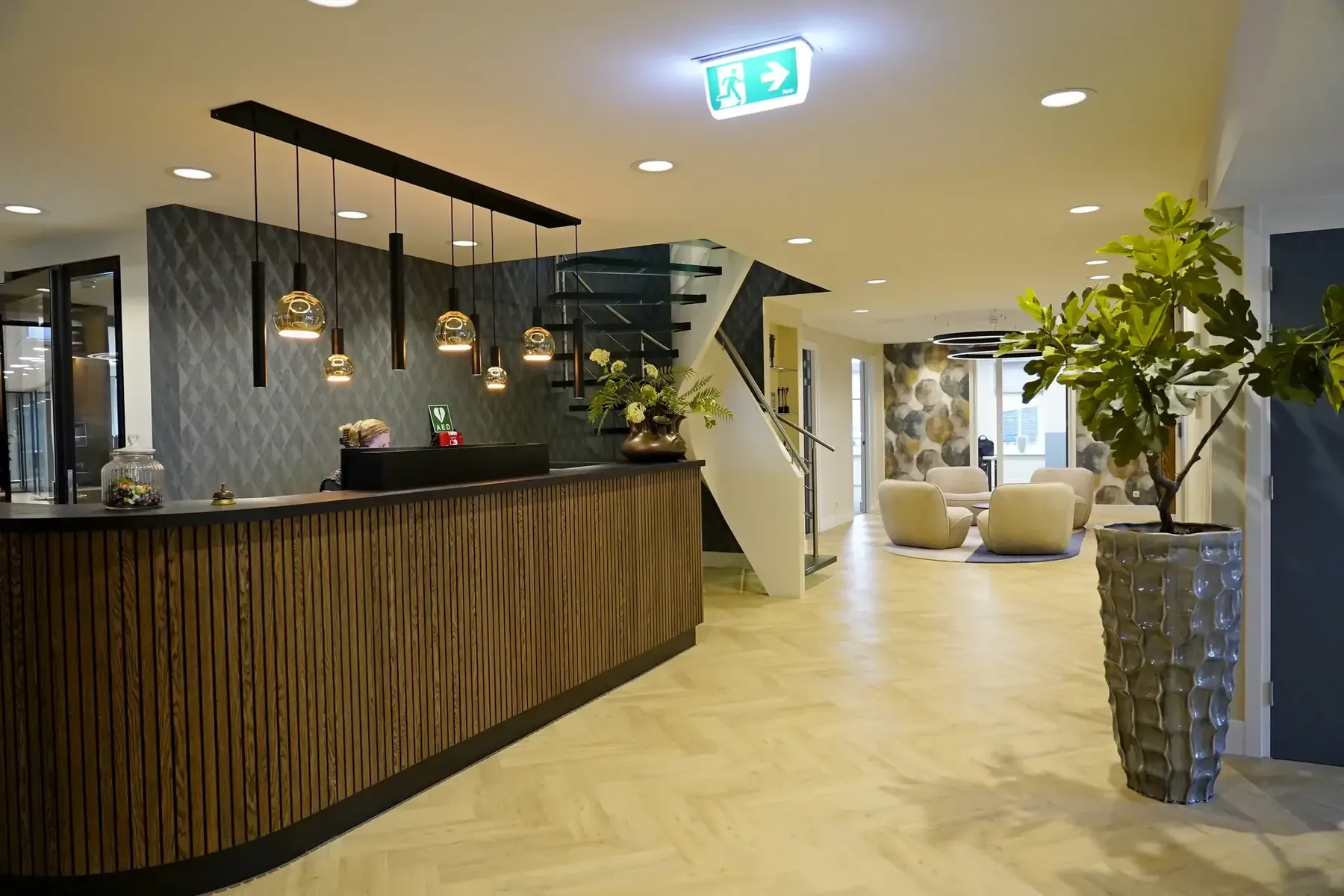 De Geus Bouw - kantoorinrichting door Perla