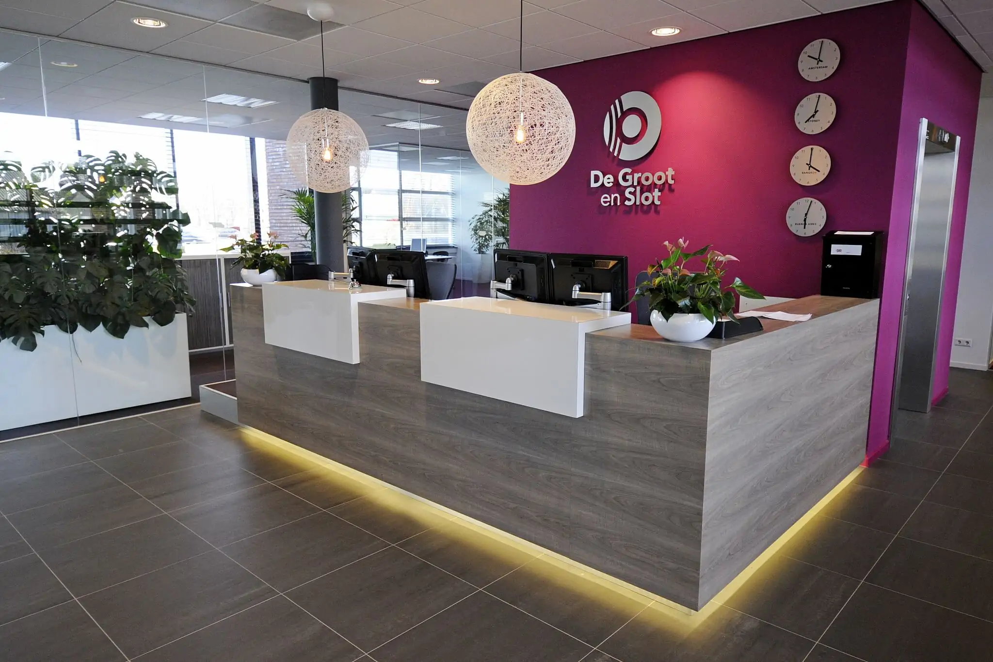 De Groot en Slot - kantoorinrichting door Perla