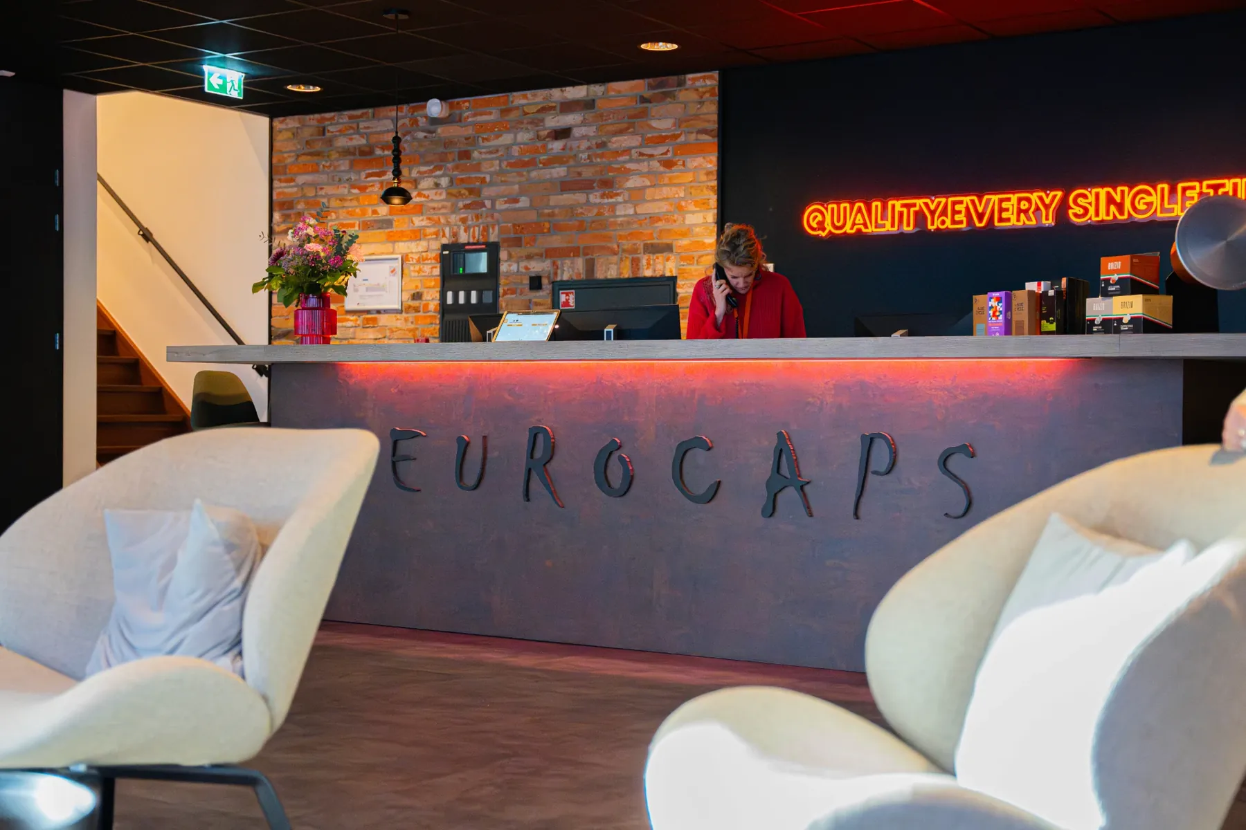 Euro Caps B.V. - kantoorinrichting door Perla