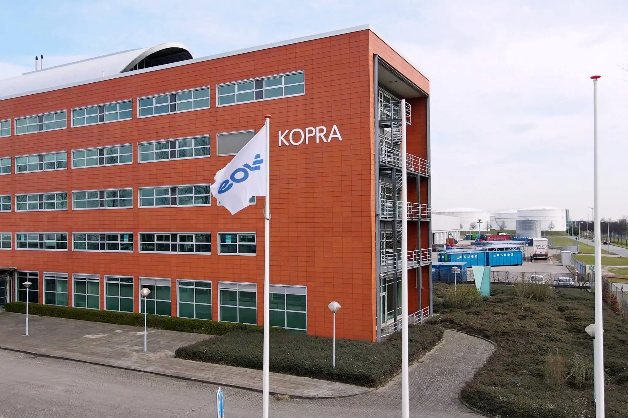 Evos - kantoorinrichting door Perla