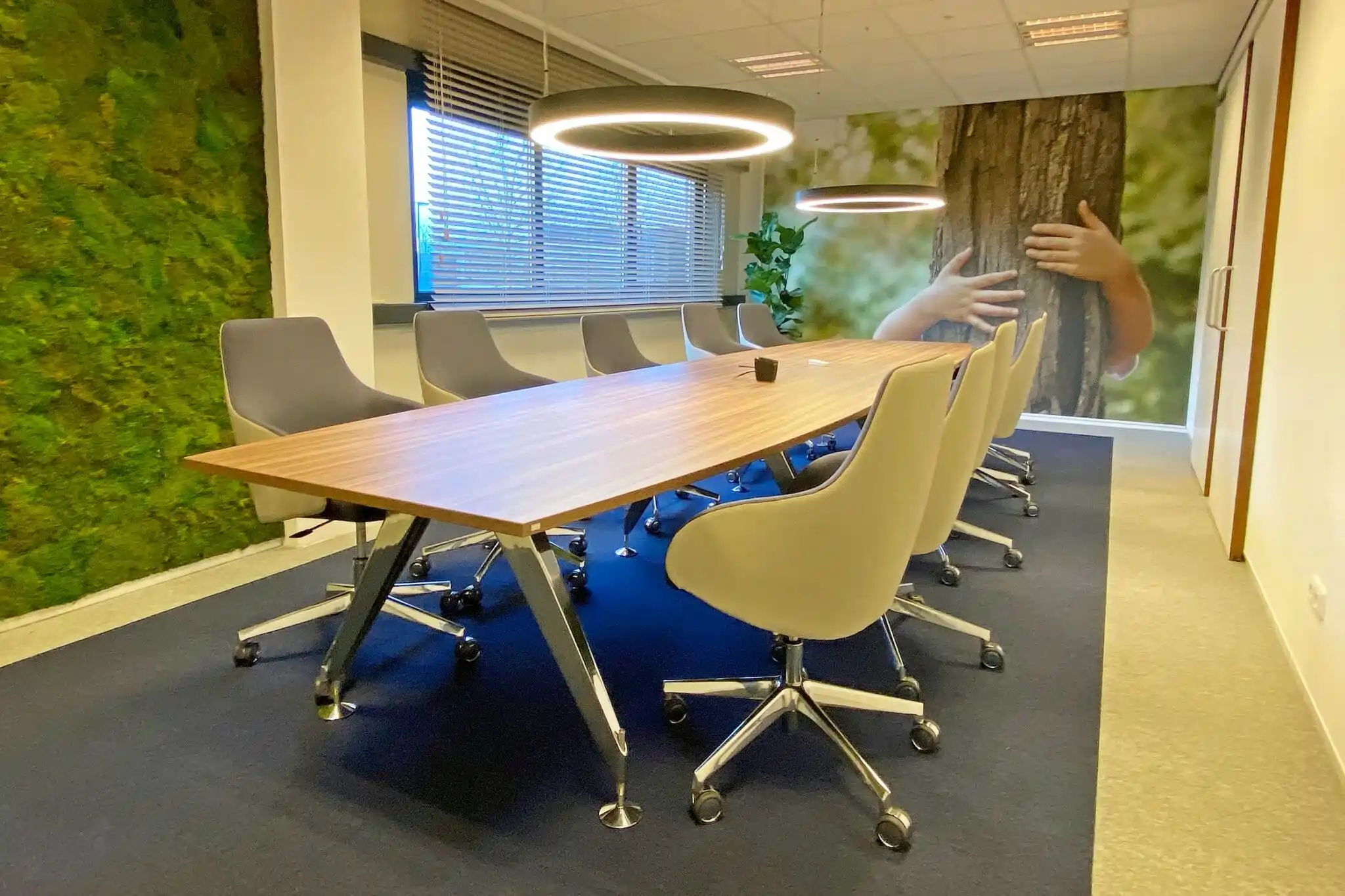 IBK B.V. - kantoorinrichting door Perla