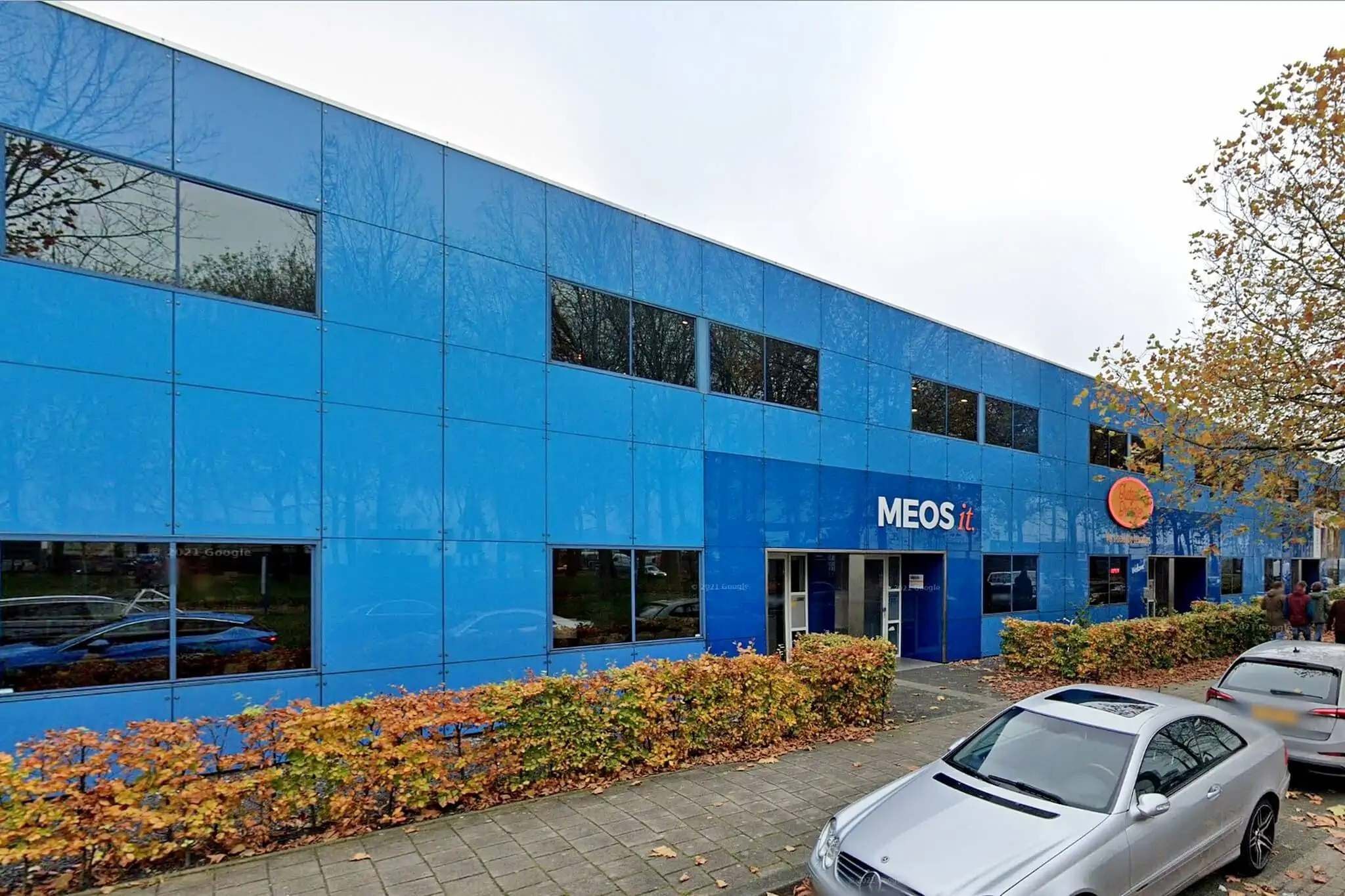 MEOS it. - kantoorinrichting door Perla