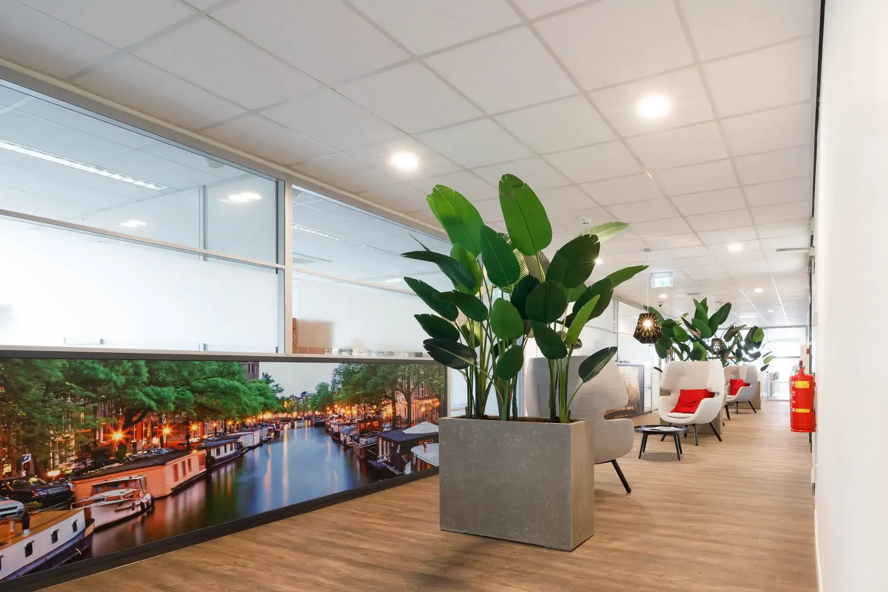 OfficeZ Court Yard - kantoorinrichting door Perla