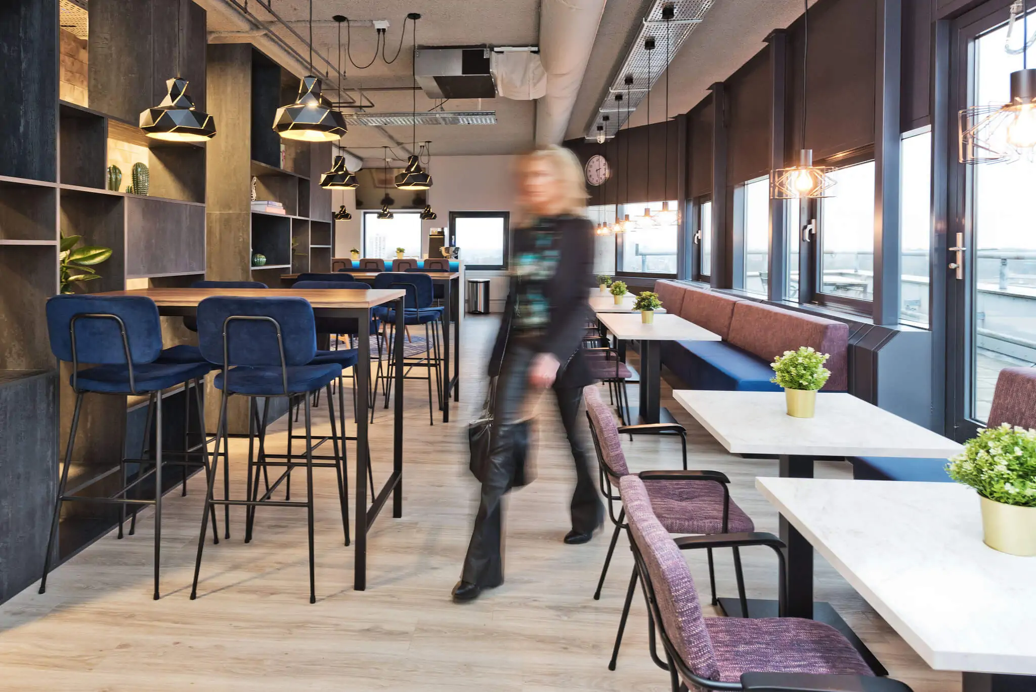 OfficeZ Kennemerhaghe - kantoorinrichting door Perla