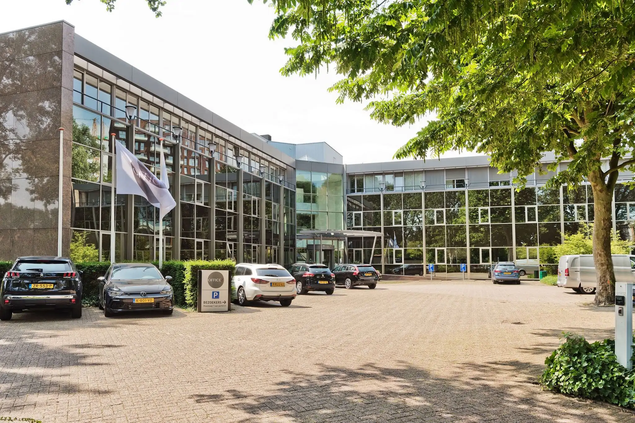 OfficeZ Startbaan - kantoorinrichting door Perla