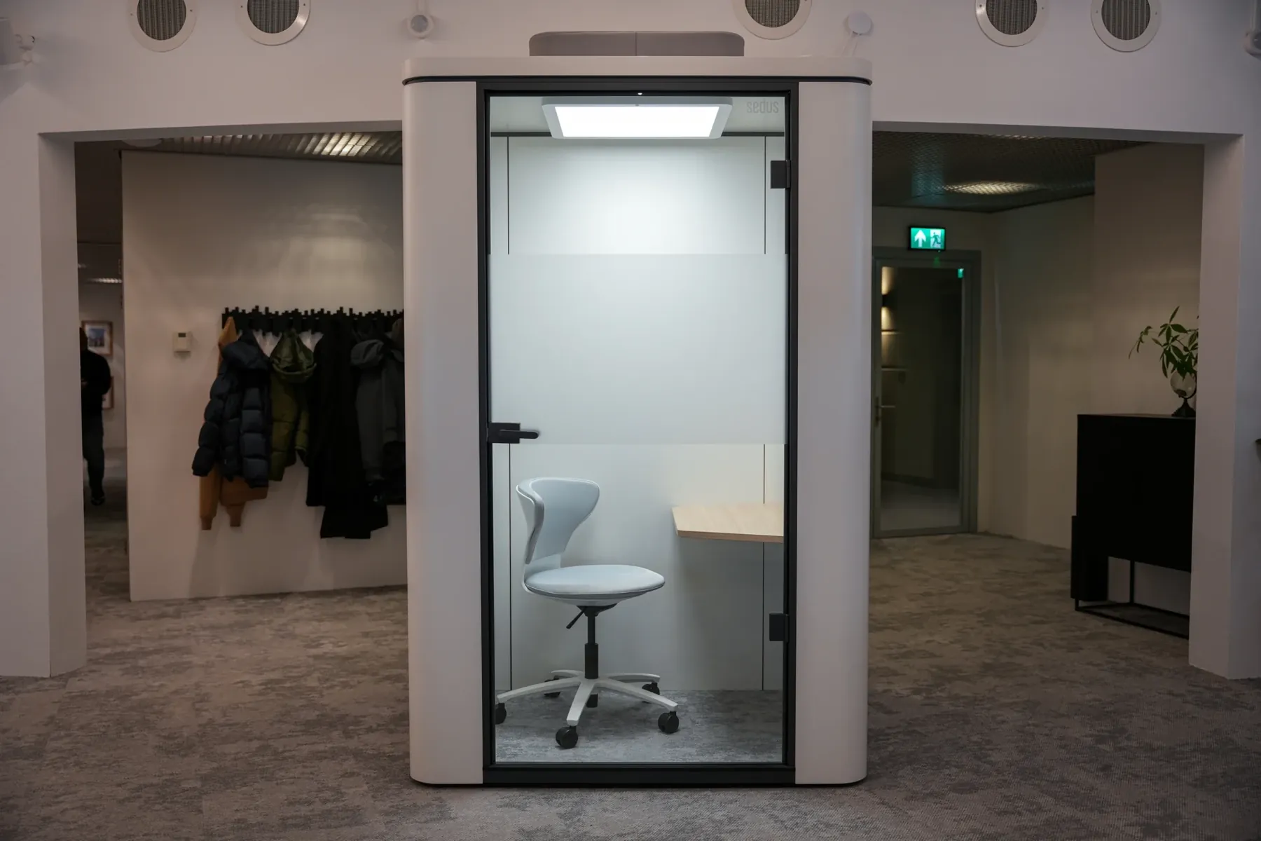 ROOT3 - kantoorinrichting door Perla