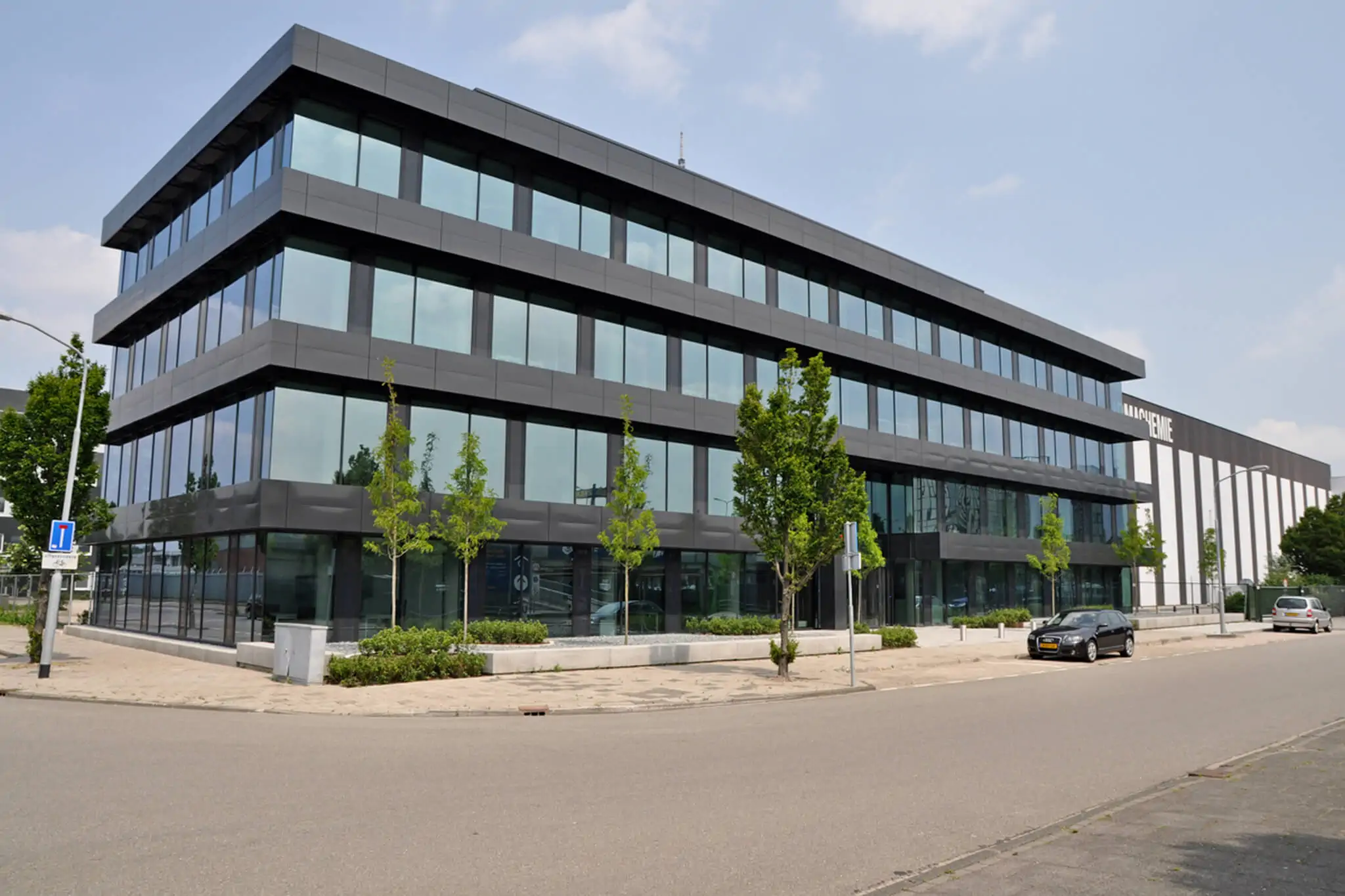 Teva Nederland B.V. - kantoorinrichting door Perla