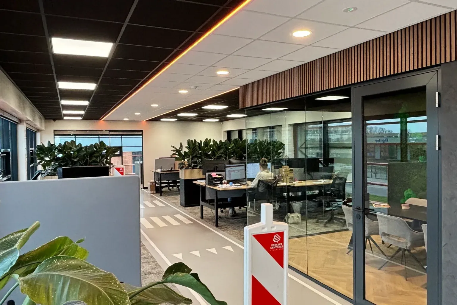 Verkeer Centrale Nederland - kantoorinrichting door Perla